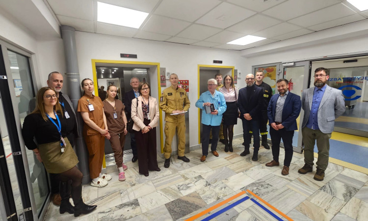 Jedne z pierwszych w Polsce. Pierwsze w szpitalu pediatrycznym - nowe windy ratownicze w IPCZD