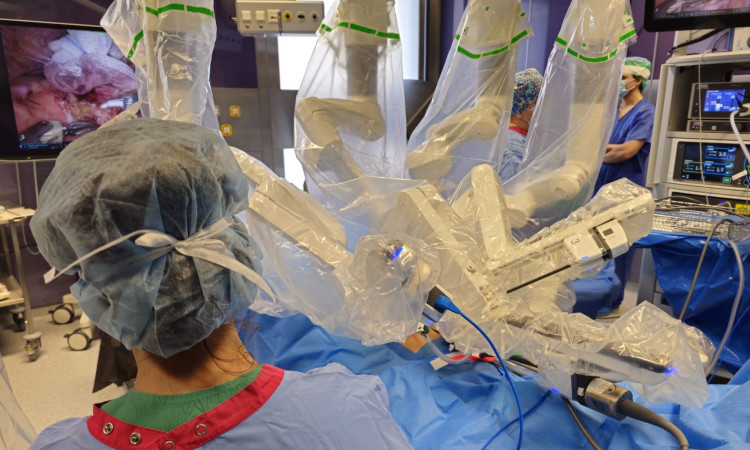 Pionierska operacja hybrydowa u 4-letniego pacjenta z neuroblastomą