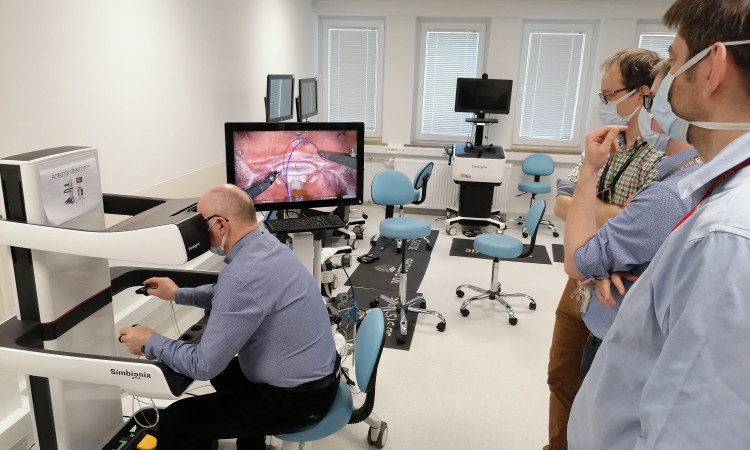 Symulator do szkolenia z zakresu wykonywania zabiegów chirurgicznych przy użyciu robota DA VINCI® w IPCZD