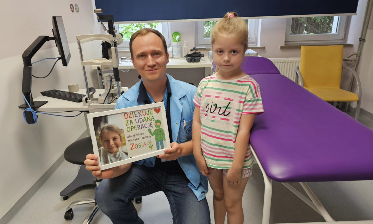 Przełomowa operacja w CZD: nowa era leczenia wrodzonej zaćmy u dzieci