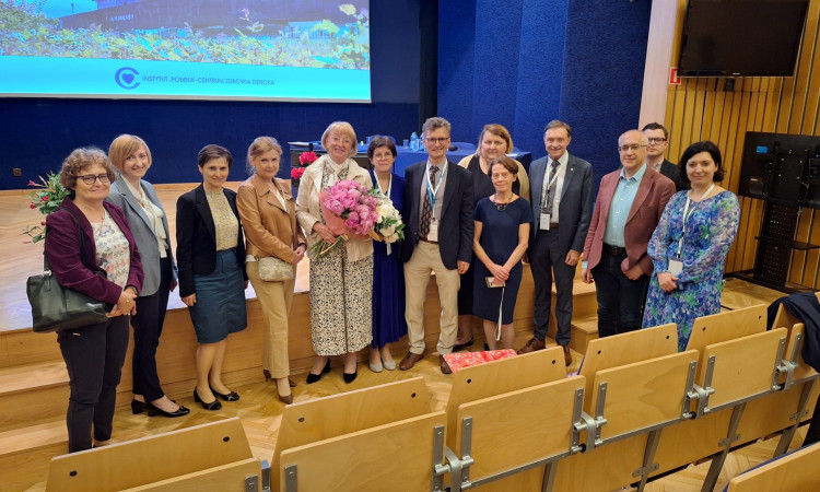 Podziękowania dla Pani Profesor Joanny Pawłowskiej za wieloletnie kierowanie Kliniką Gastroenterologii, Hepatologii, Zaburzeń Odżywiania i Pediatrii